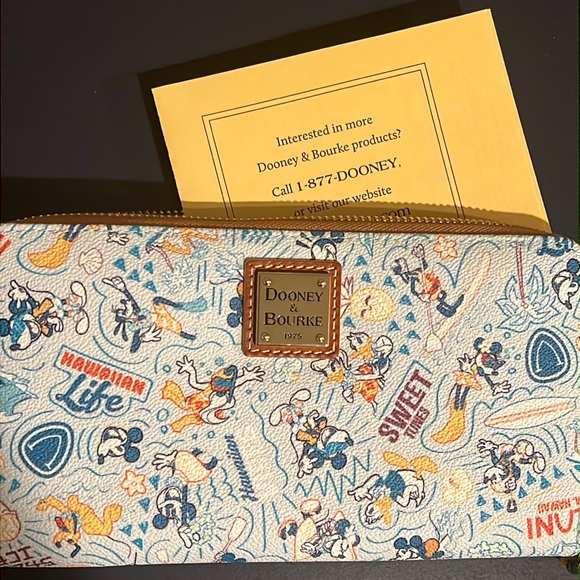 Dooney Disney Hawaii Aulani 2021 Wallet - Picture 9 of 9